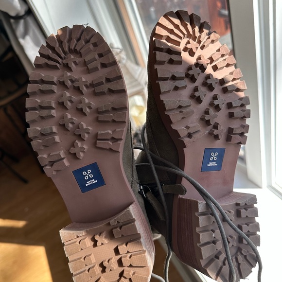 Woman’s Caslon Side-Zip Booties 🤍 - Picture 4 of 5